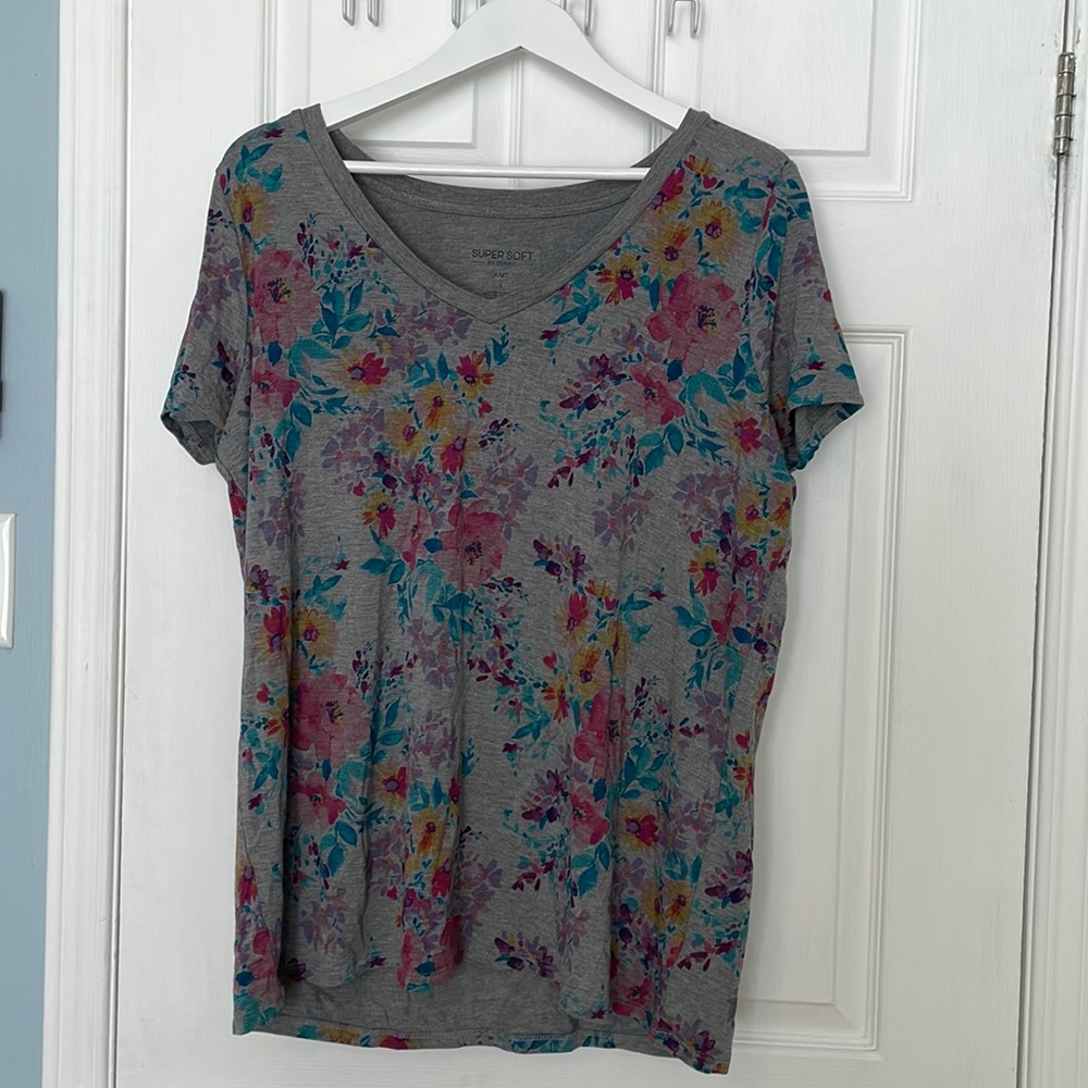 NWT Torrid Knit V Neck T-Shirt.